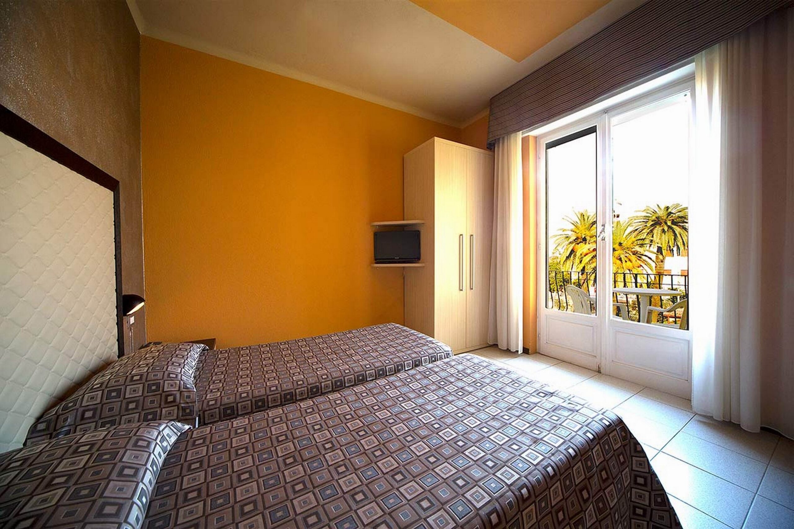 Camera Doppia Balcone